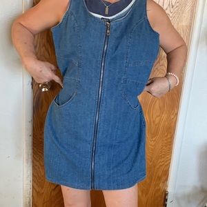 Super cute zip up Venus Jean dress size L